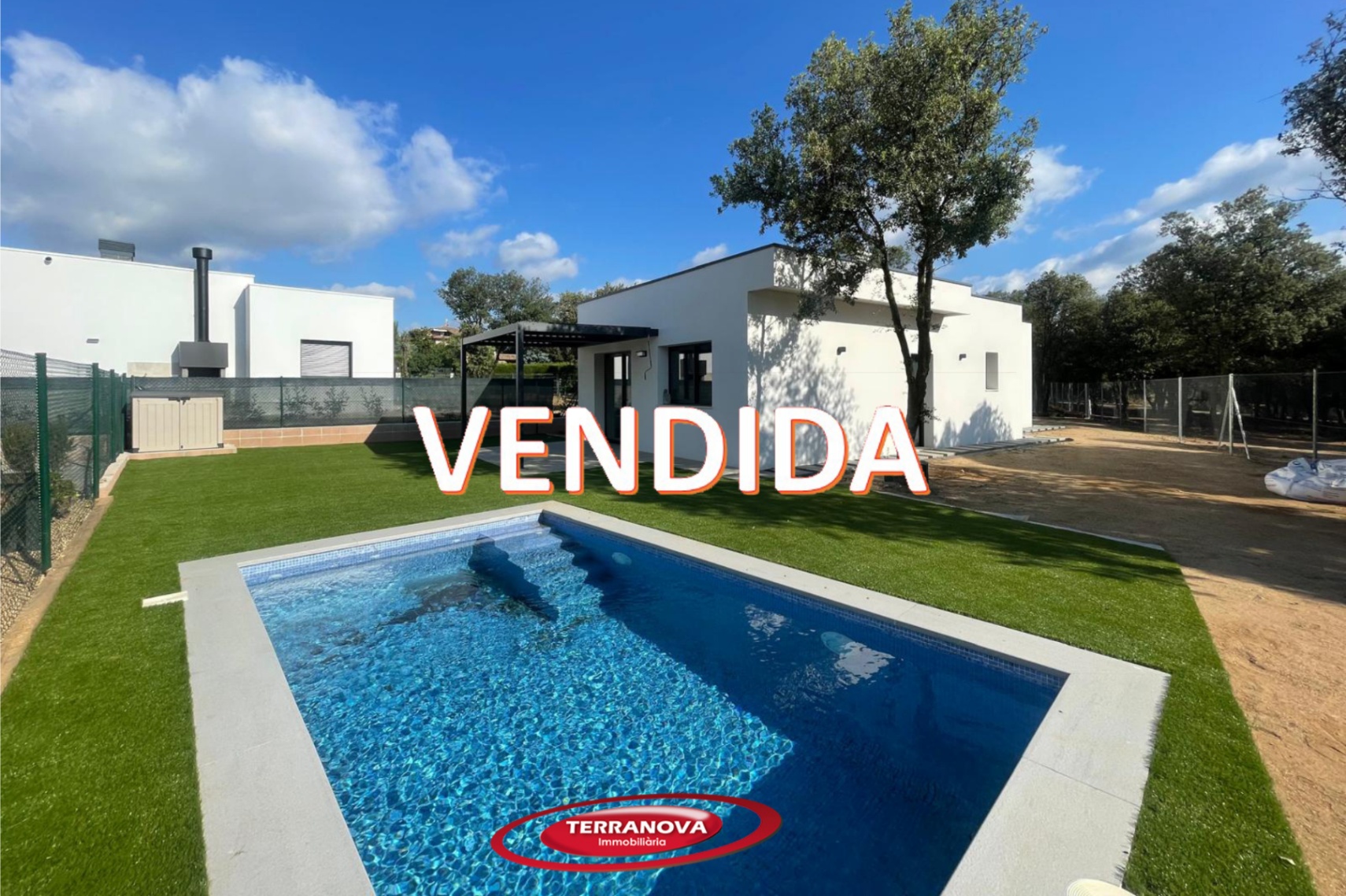 FANTÁSTICA VIVIENDA EN PLANTA CON PISCINA