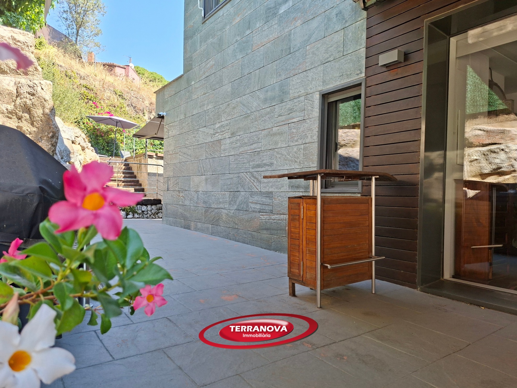 ESTUPENDA CASA PAREADA A 3 VIENTOS CON PISCINA PRIVADA