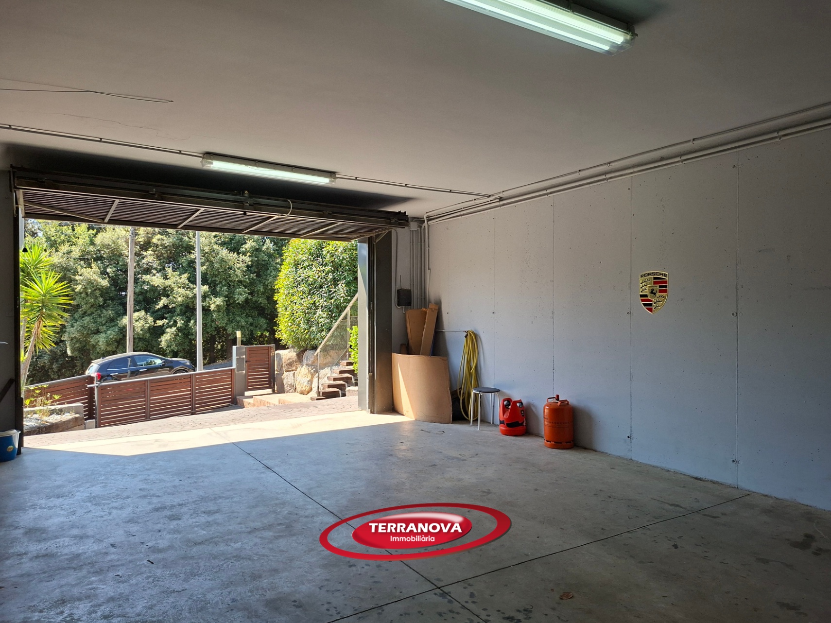 ESTUPENDA CASA PAREADA A 3 VIENTOS CON PISCINA PRIVADA
