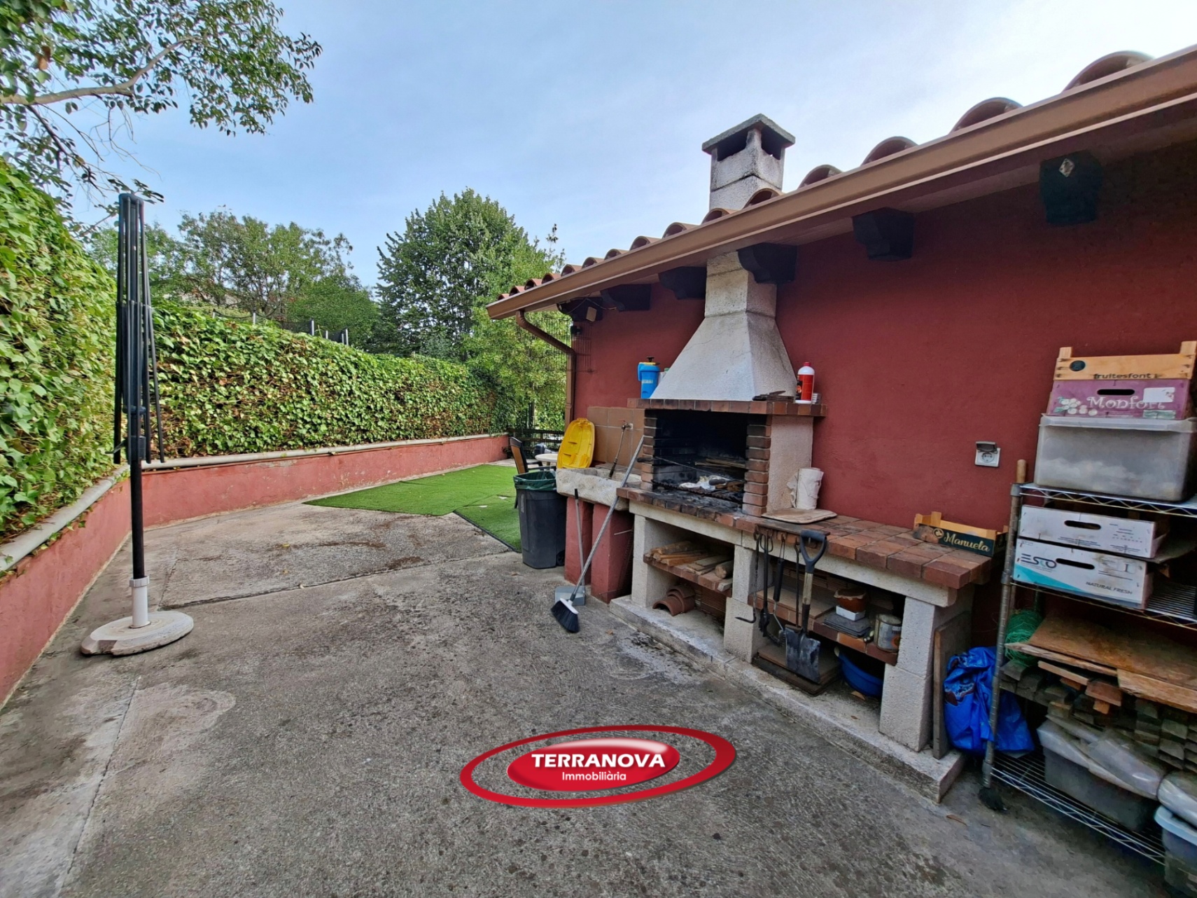 CASA EN UNA SOLA PLANTA CON GRAN PARCELA Y EXCELENTE UBICACIÓN
