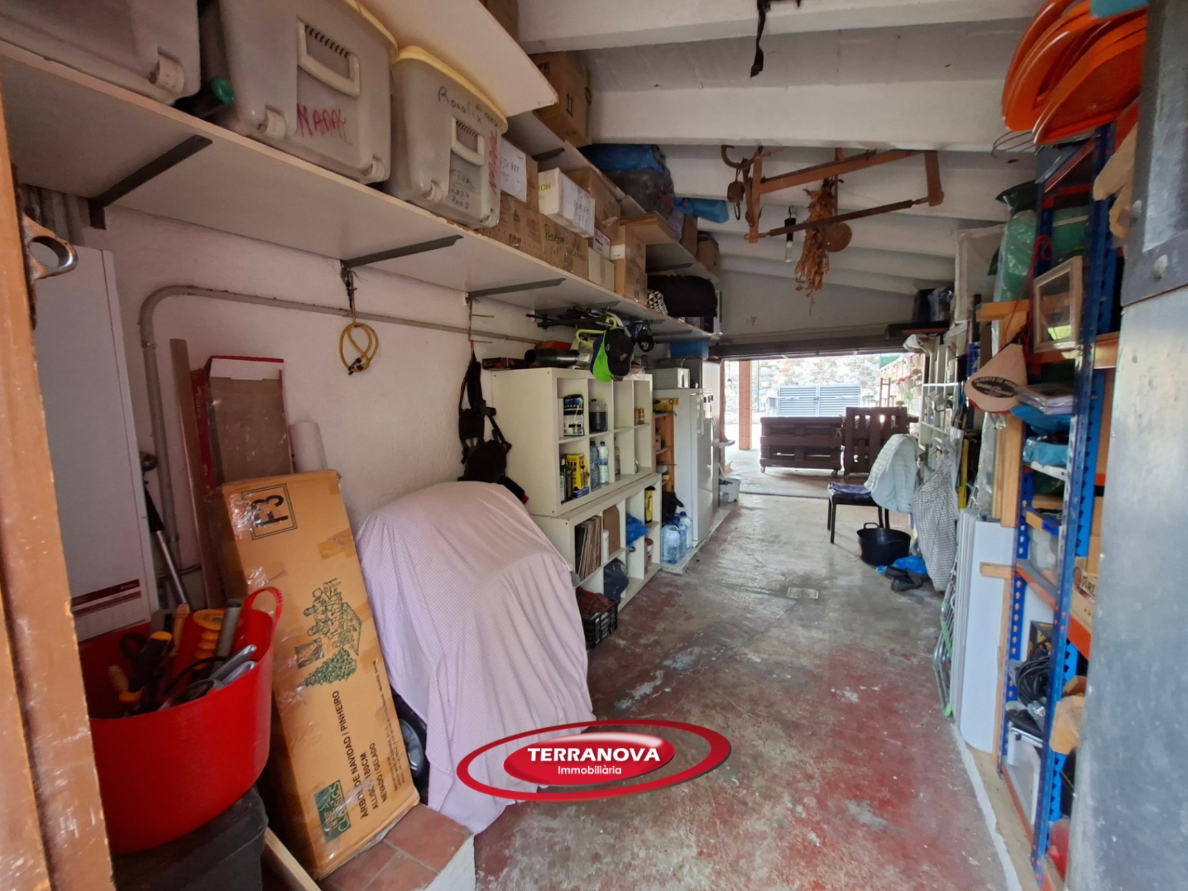 CASA EN UNA SOLA PLANTA CON GRAN PARCELA Y EXCELENTE UBICACIÓN