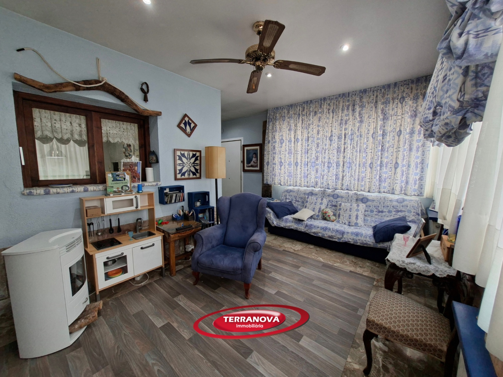 CASA EN UNA SOLA PLANTA CON GRAN PARCELA Y EXCELENTE UBICACIÓN