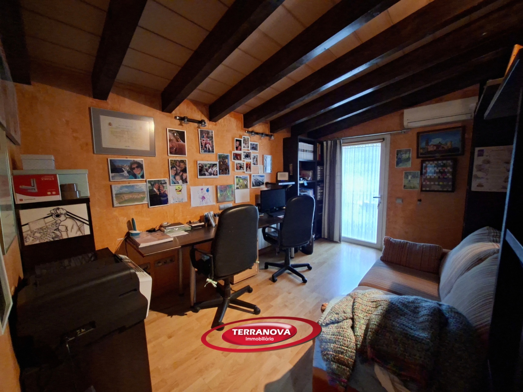 CASA EN UNA SOLA PLANTA CON GRAN PARCELA Y EXCELENTE UBICACIÓN