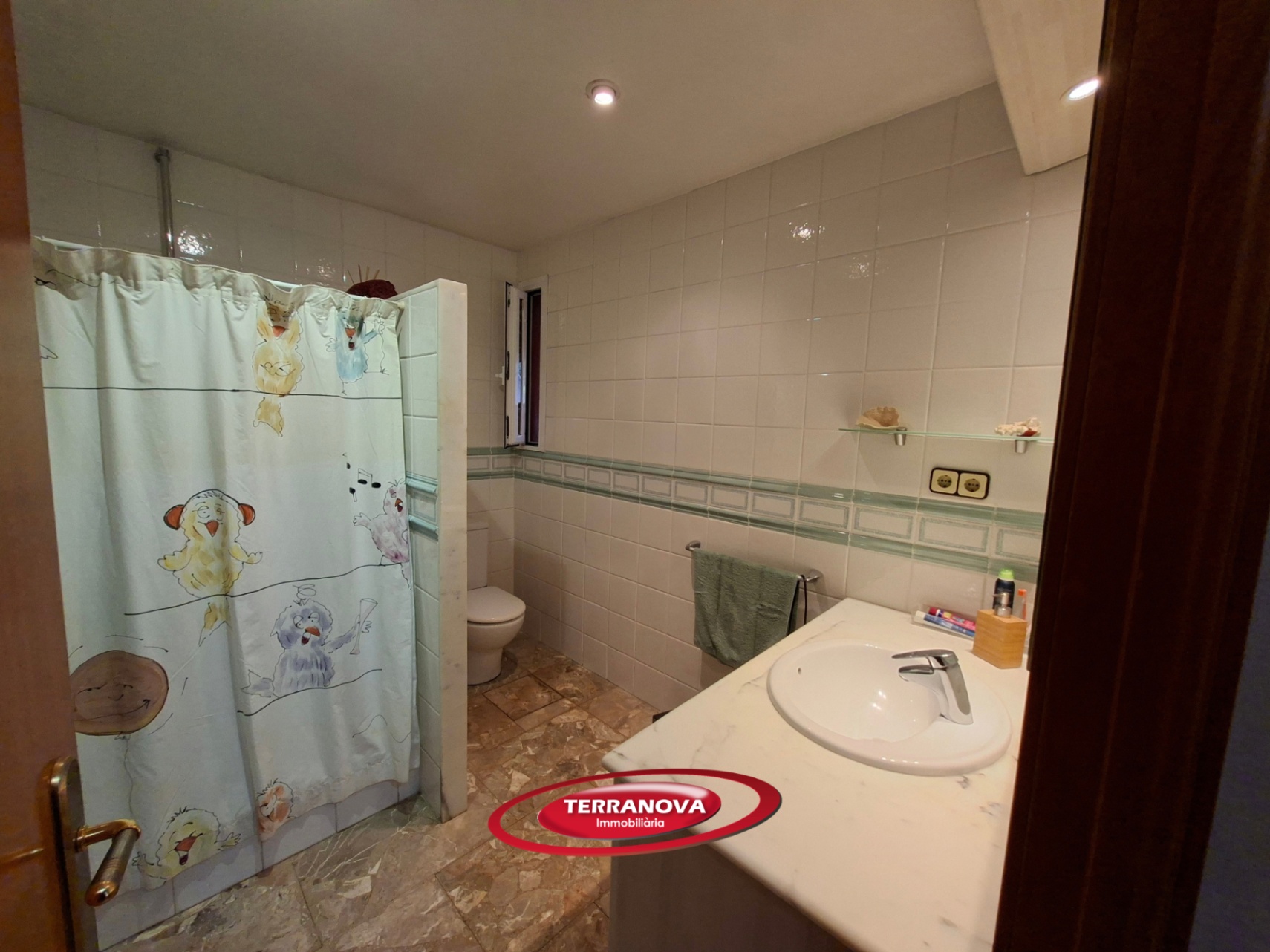 CASA EN UNA SOLA PLANTA CON GRAN PARCELA Y EXCELENTE UBICACIÓN