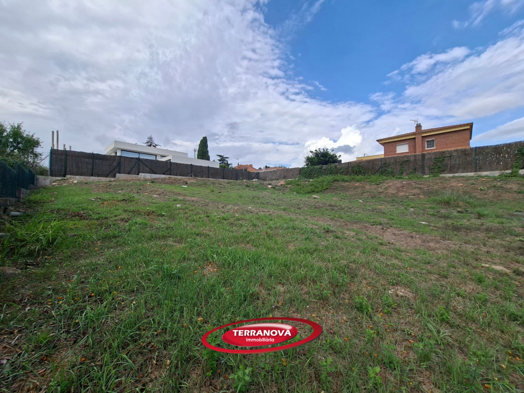 EXCELENTE PARCELA PARA CONSTUIR UNA VIVIENDA EN PLANTA