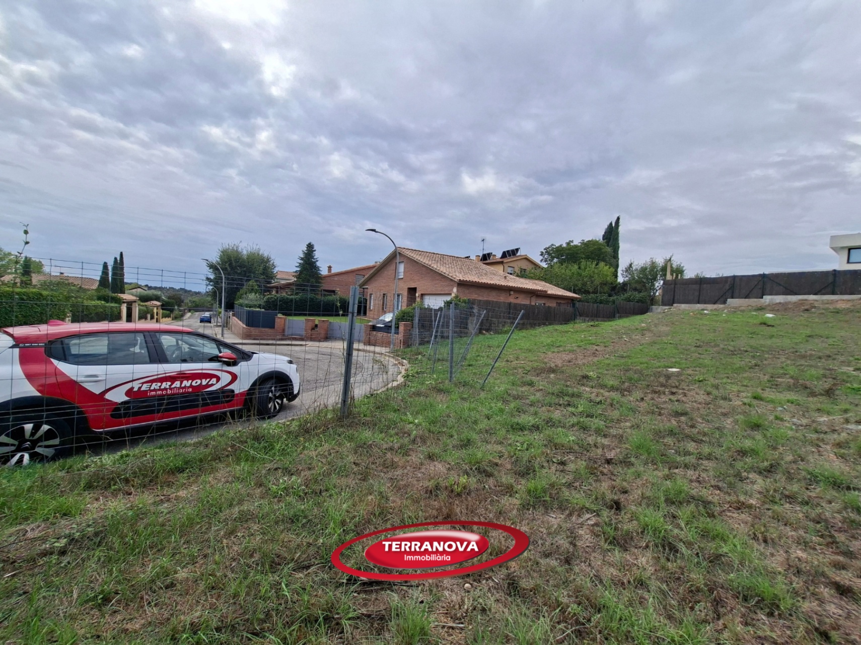 EXCELENTE PARCELA PARA CONSTUIR UNA VIVIENDA EN PLANTA