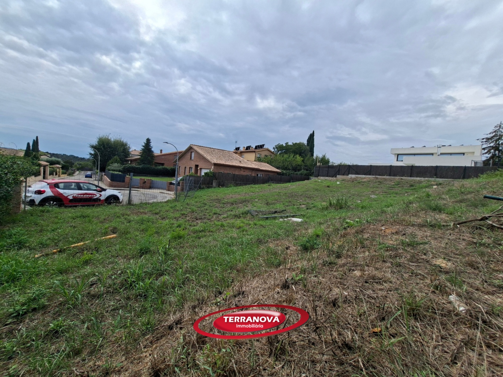 EXCELENTE PARCELA PARA CONSTUIR UNA VIVIENDA EN PLANTA
