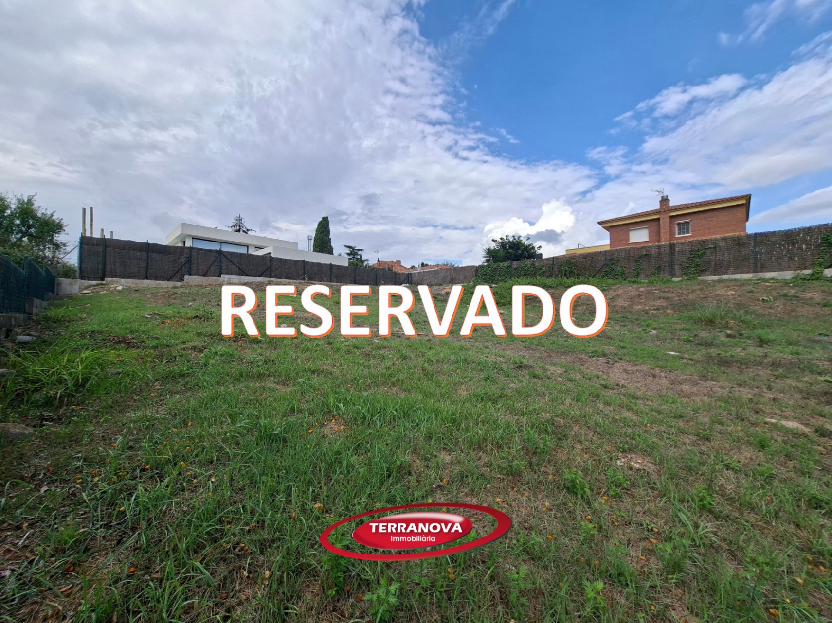 EXCELENTE PARCELA PARA CONSTUIR UNA VIVIENDA EN PLANTA